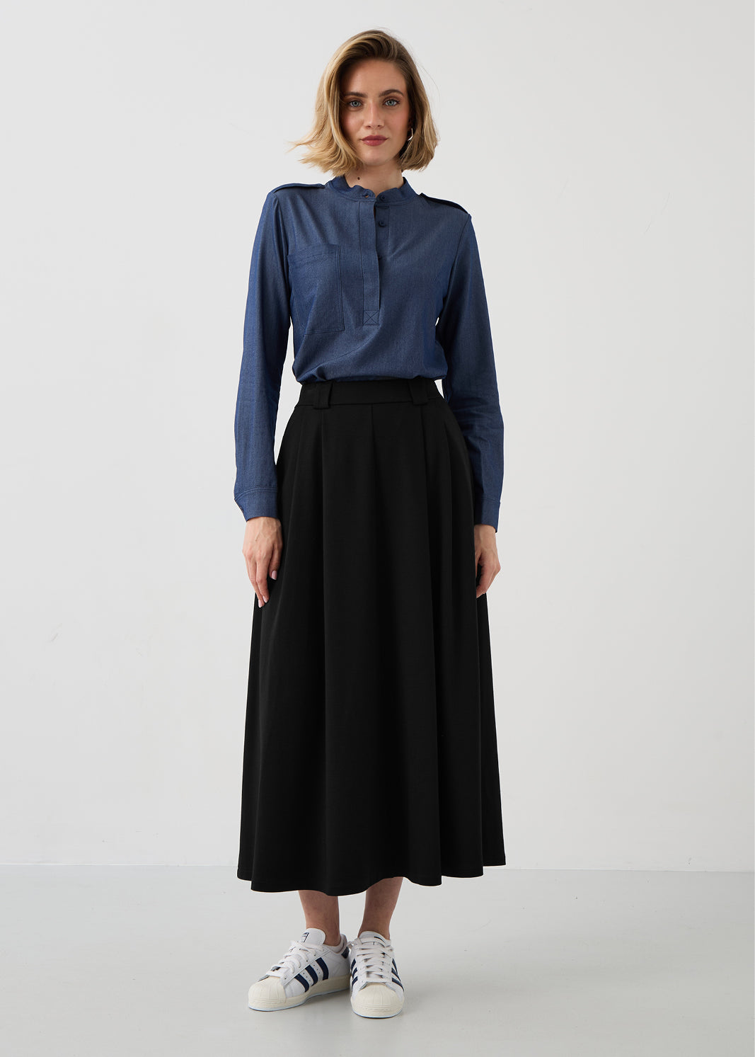 NEW CHIC SHIRT navy blue jeans