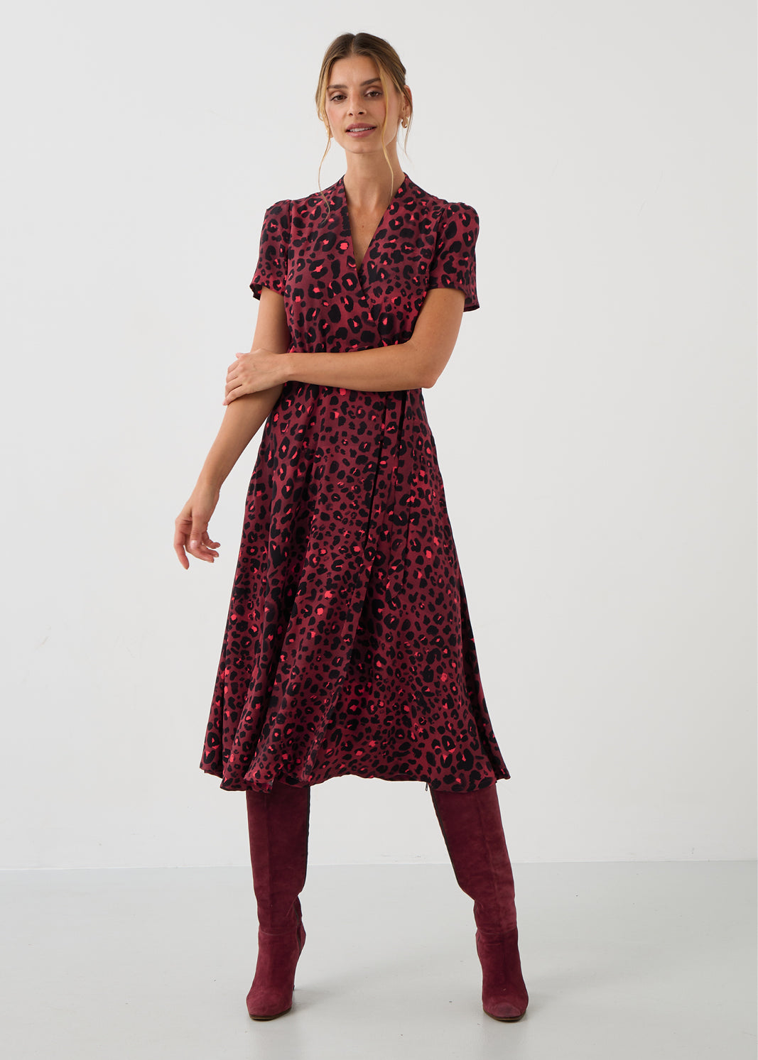 LOVE leo red print